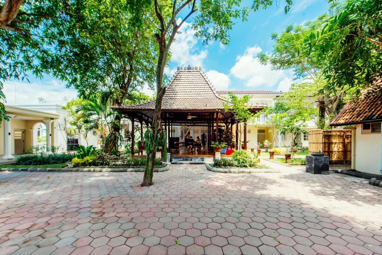 Executive Suite,1469538974:JPEG